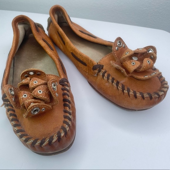 Miu Miu Moccasins Made in Italy Floral Embellishment w/ grommet detailing EU 36 - Picture 14 of 14